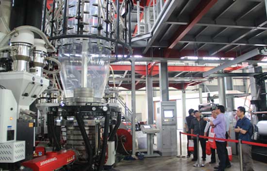 金明精機五層自立袋吹膜機組市場走紅