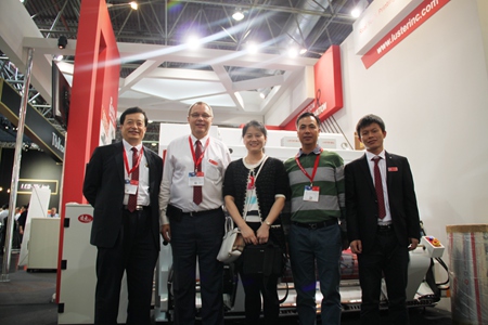 1473060096683806.jpg 凌云合影.JPG